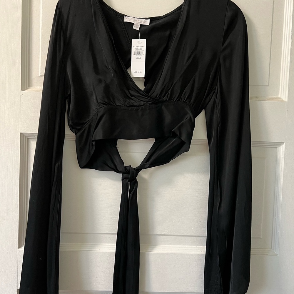 Women’s black crop top S